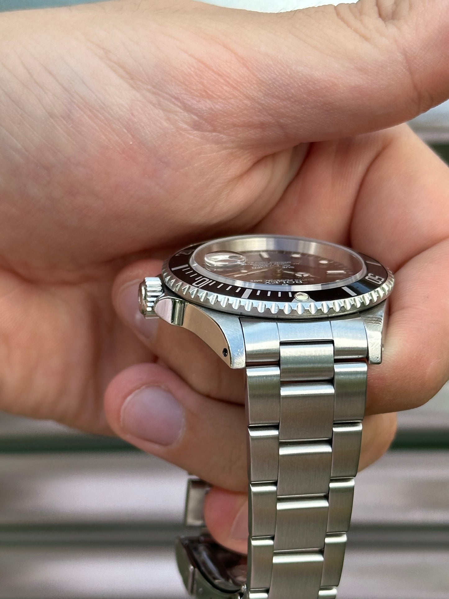 Rolex Submariner Date 40mm Ref:16610 Box & Papers