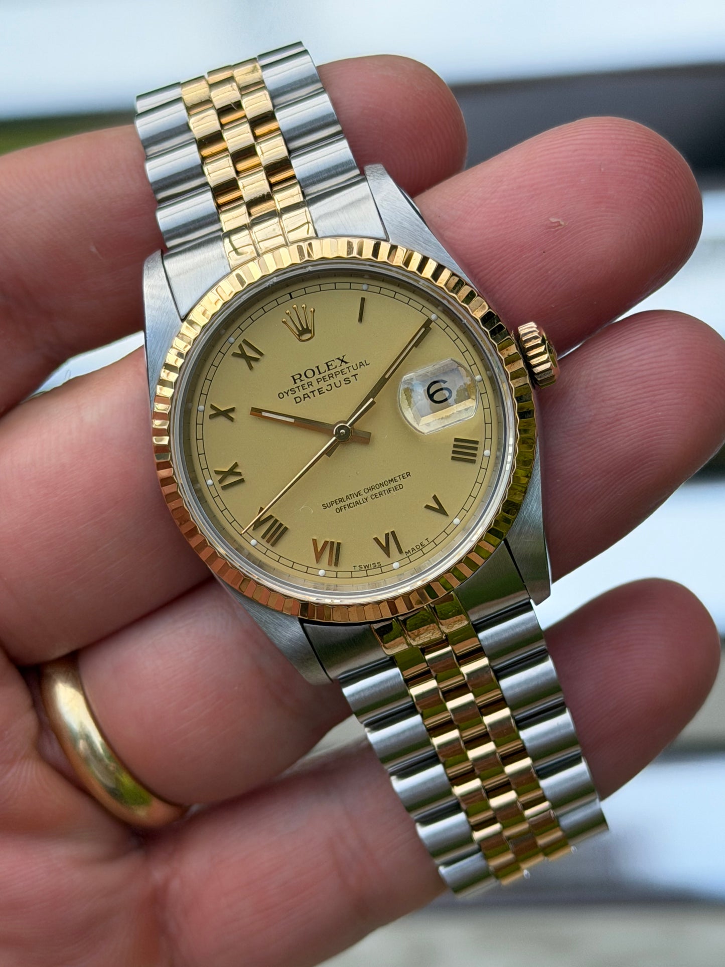 Rolex Datejust “Champagne Roman Numeral Dial”36mm Ref.16233 Box & Papers