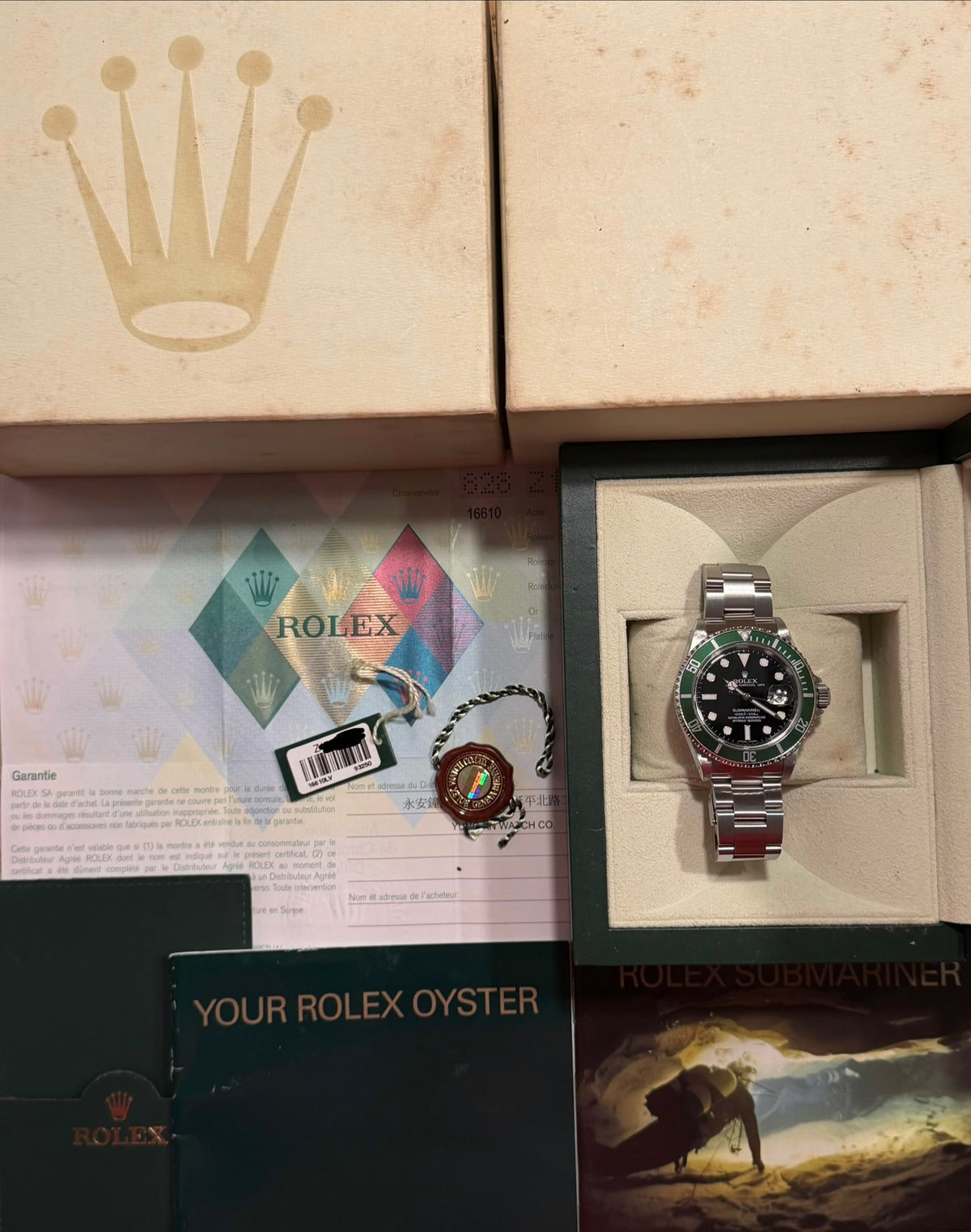 Rolex Submariner Date “Kermit” 40mm Ref.16610LV Box & Papers