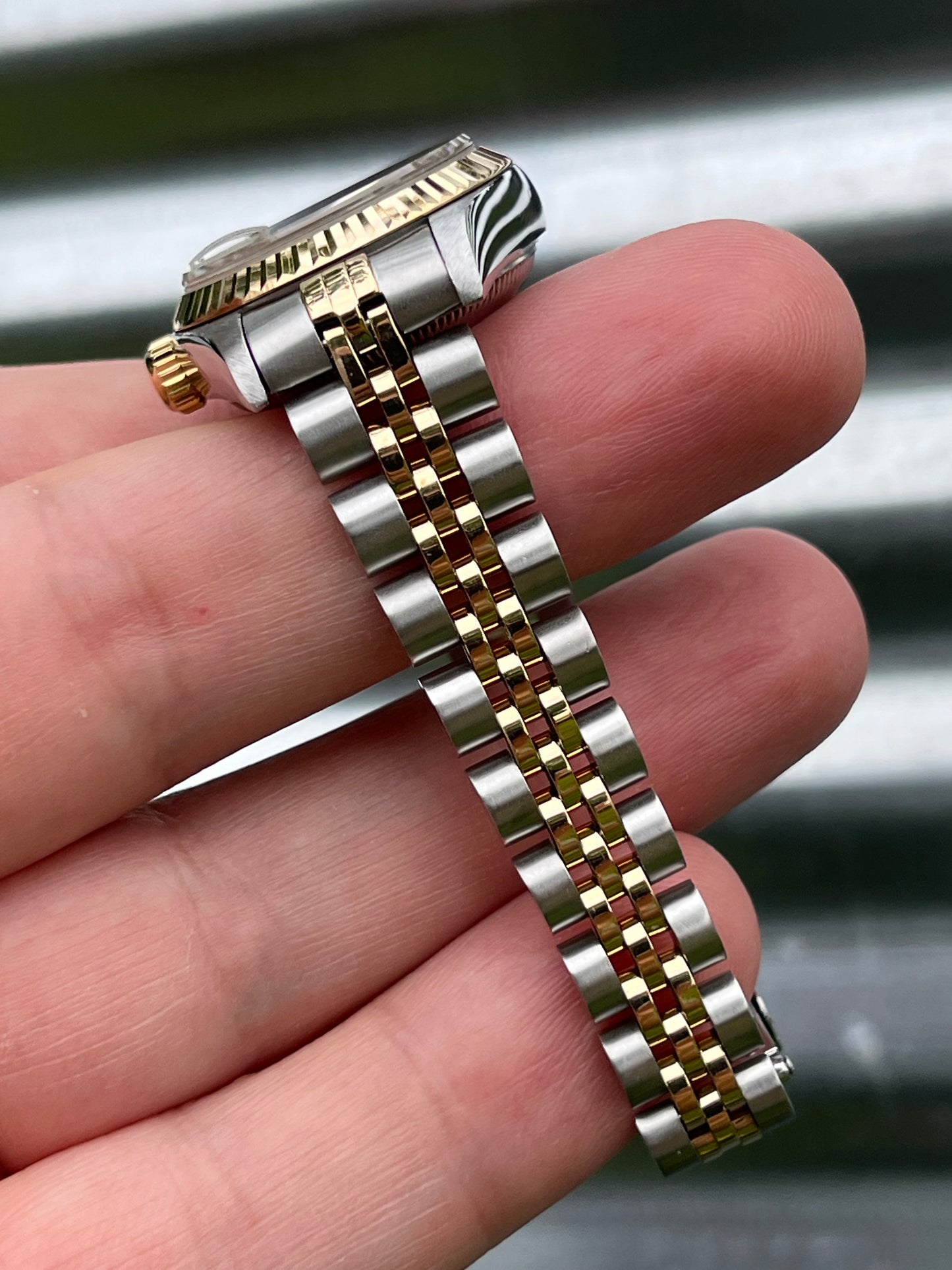 Rolex Lady Datejust “Red Vignette Diamond Dial”26mm Ref.69173 Box & Papers
