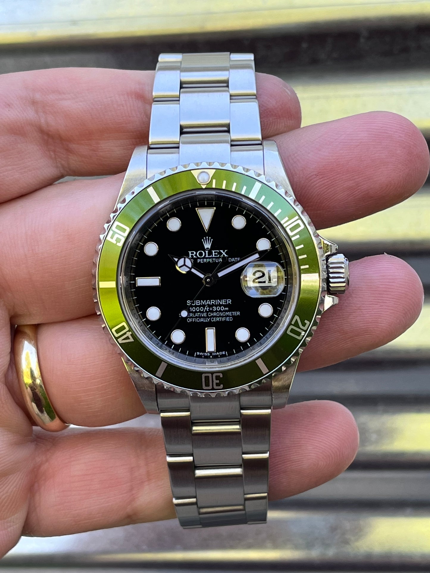 Rolex Submariner Date “Kermit” 40mm Ref.16610LV Box & Card (papers) Engraved Rehaut