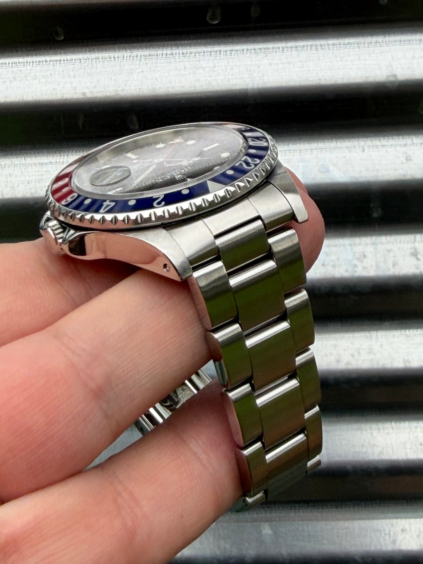 Rolex GMT Master II “Pepsi” 40mm Ref.16710 Box & Papers
