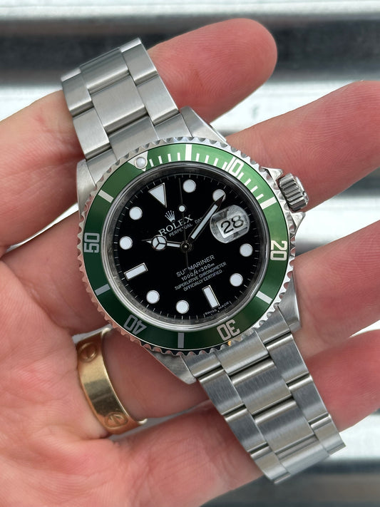 Rolex Submariner Date “Kermit” 40mm Ref.16610LV Box & Papers