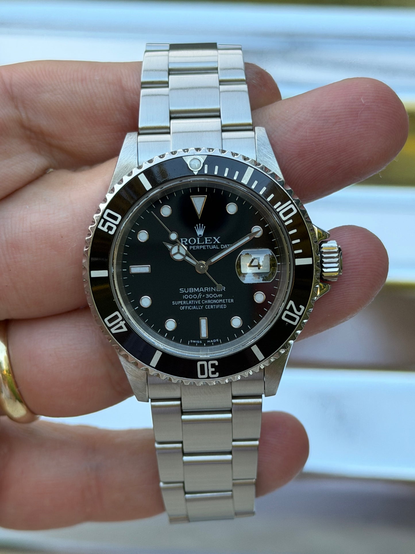 Rolex Submariner Date 40mm Ref.16610 Box & Papers