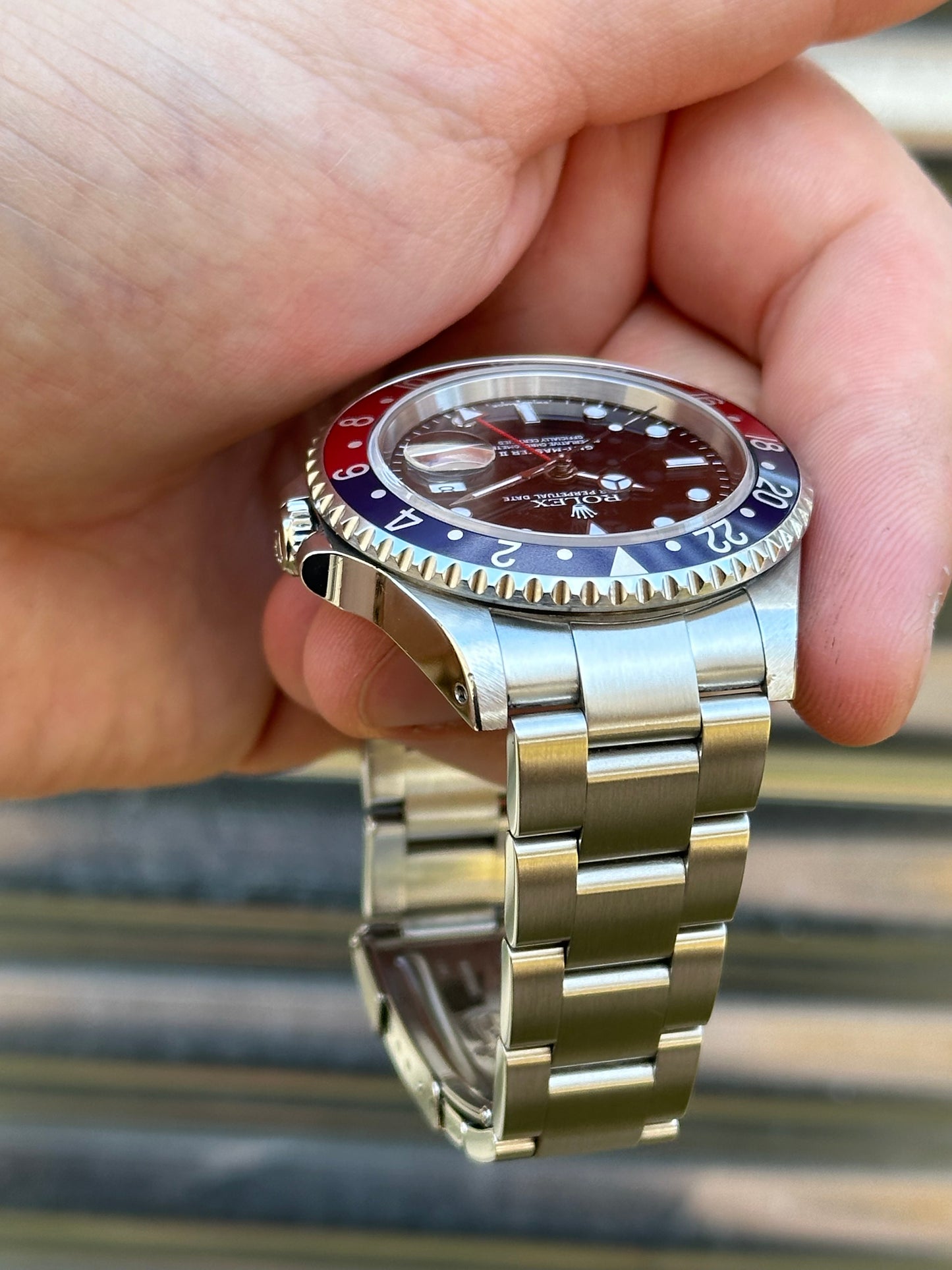 Rolex GMT Master II “Pepsi” 40mm Ref.16710 Year 2000 Box & Papers