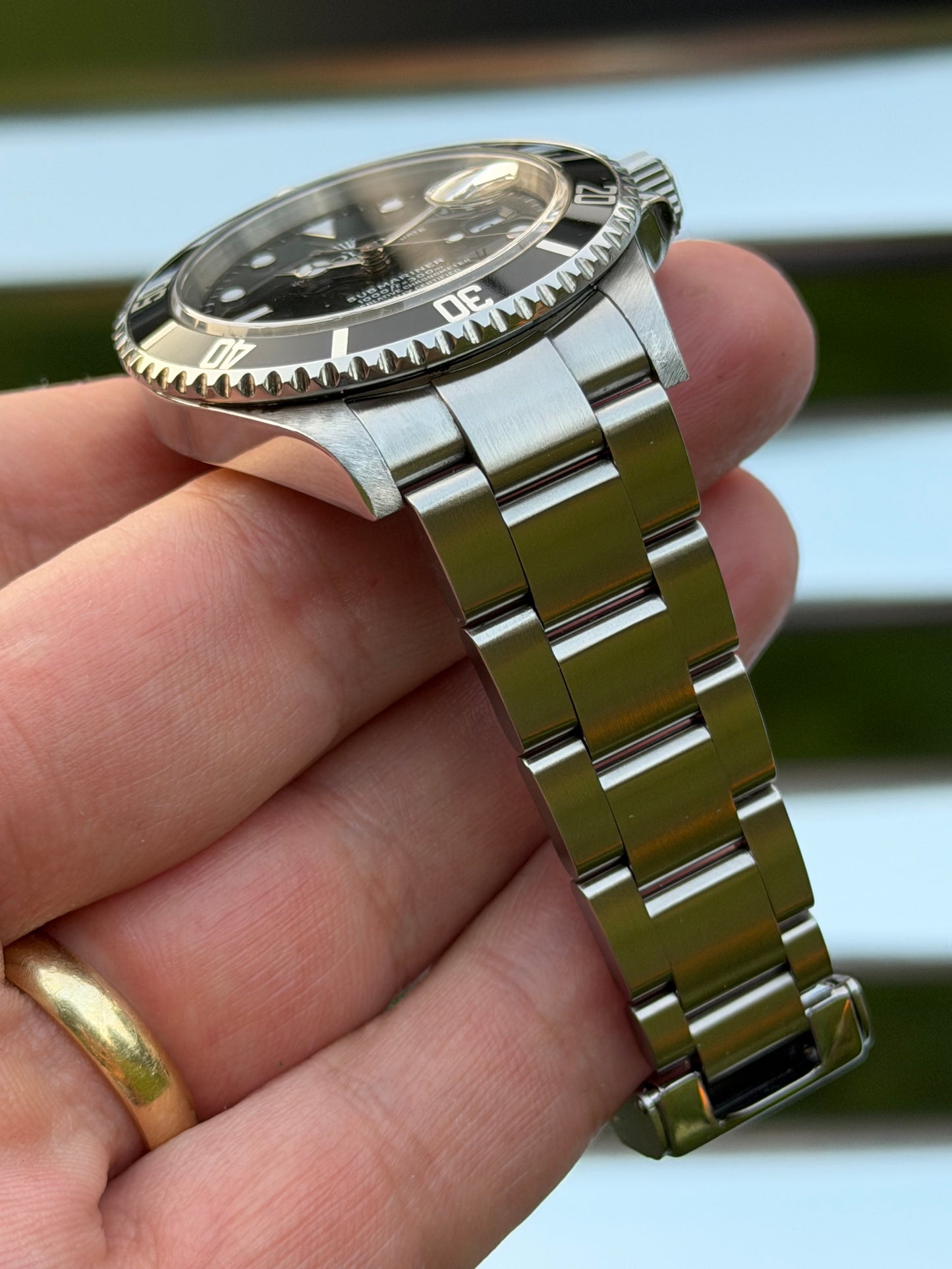 Rolex Submariner Date 40mm Ref.16610 Box & Papers